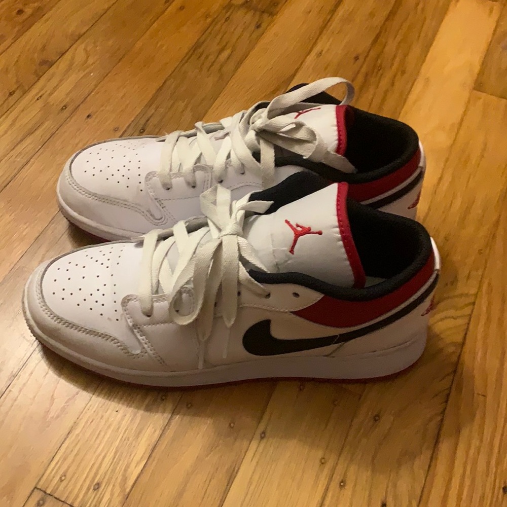Nike Jordan // low GS White Gym Red